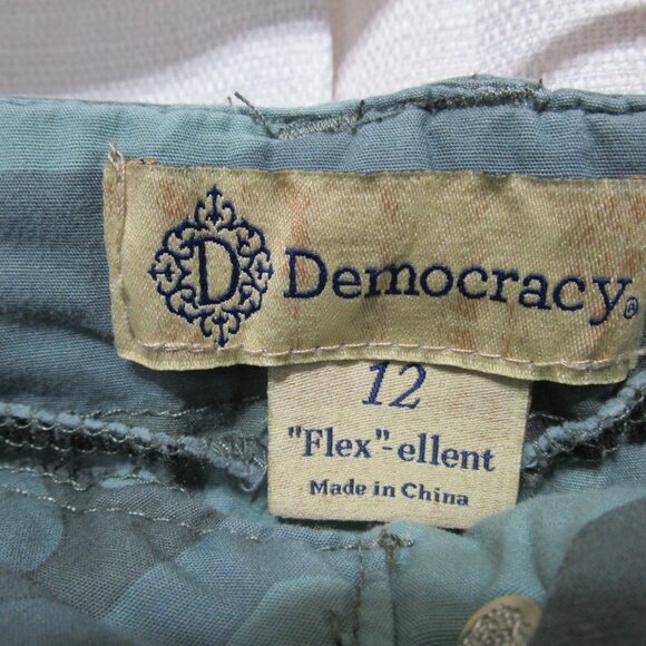 Democracy Women’s Flex-Ellent Camo Crop Pants Size 12 - Picture 7 of 10
